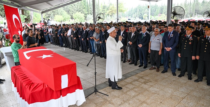 Şırnak'ta şehit olan uzman çavuşun cenazesi Adana'da defnedildi