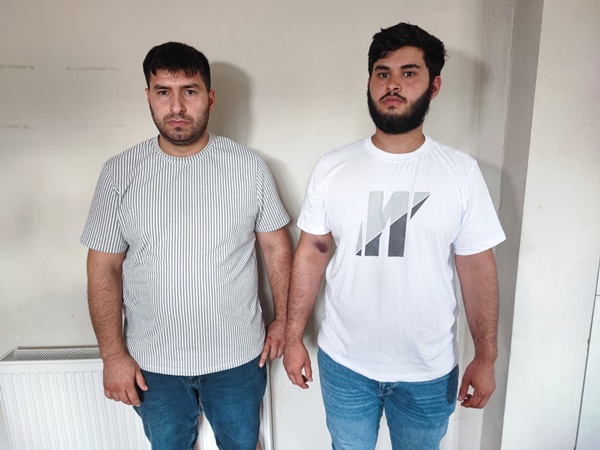 Conolar hem topu vermedi hem de aileye sopalı silahlı saldırıda bulundu