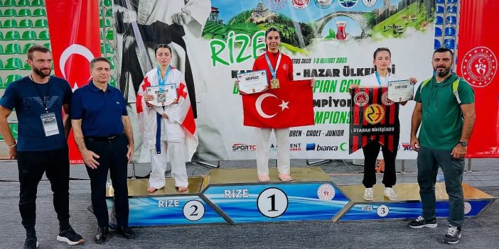 Adana'nın Milli Sporcusu Turna Gürbüz'den Tarihi Madalya