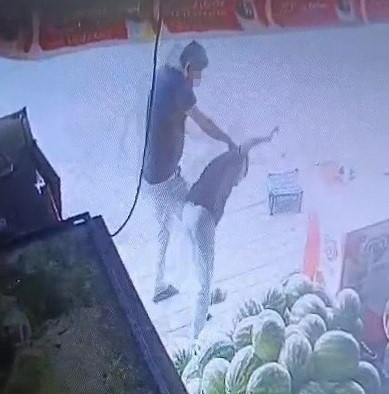 Marulu beğenmeyince çalışanı döven bekçi, adliyeye sevk edildi