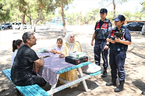 Adana'da jandarma ekipleri piknik yapanları orman yangınlarına karşı uyardı