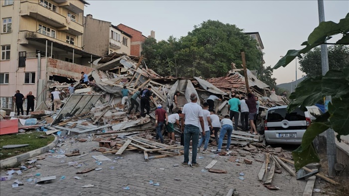 Balıkesir'de 6,1 büyüklüğünde deprem