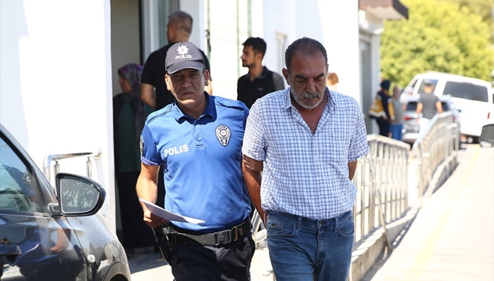 Adana'da motosikletlinin ölümüne neden olduğu öne sürülen taksi şoförü tutuklandı