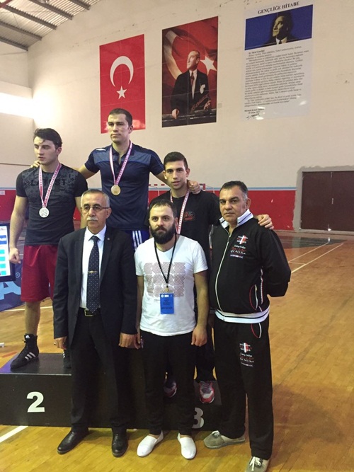 Adanalı boksörün başarısı