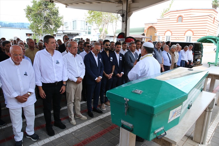 Eski Adana Ticaret Odası Başkanı Fethi Kamışlı'nın cenazesi defnedildi