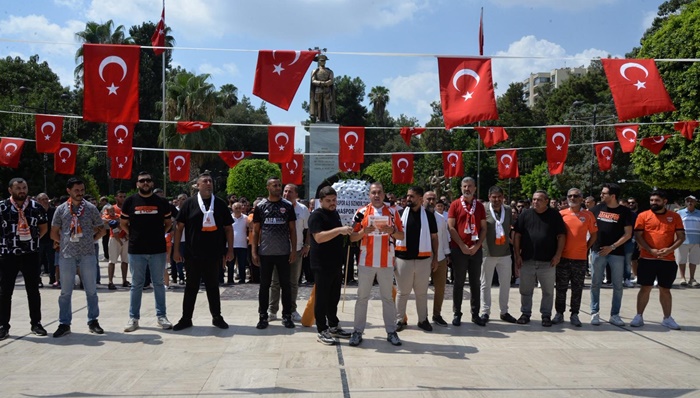 Taraftarlar, Adanaspor'a talip oldu