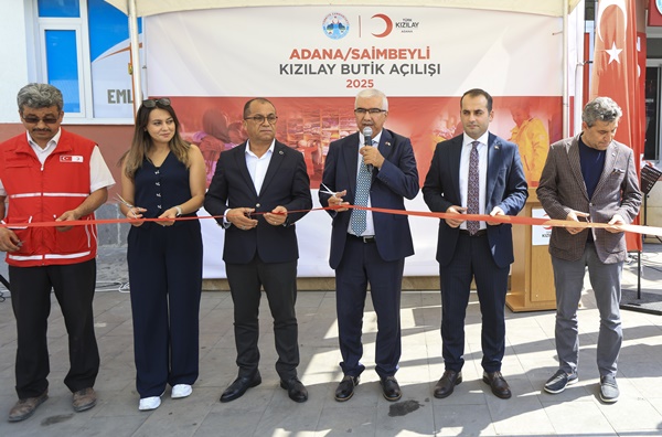 Saimbeyli'de 'Kızılay Butik' açıldı