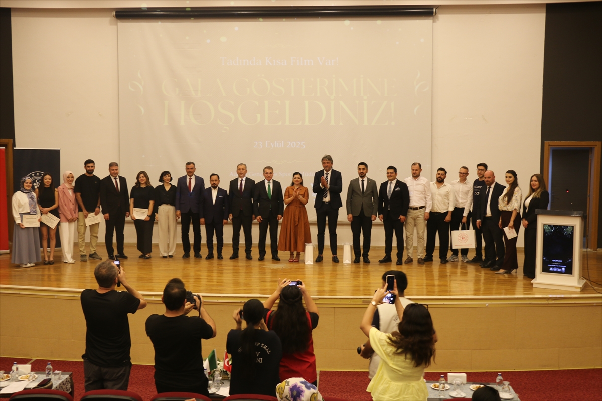 Adana'da "Tadında Kısa Film Var" gala programı yapıldı