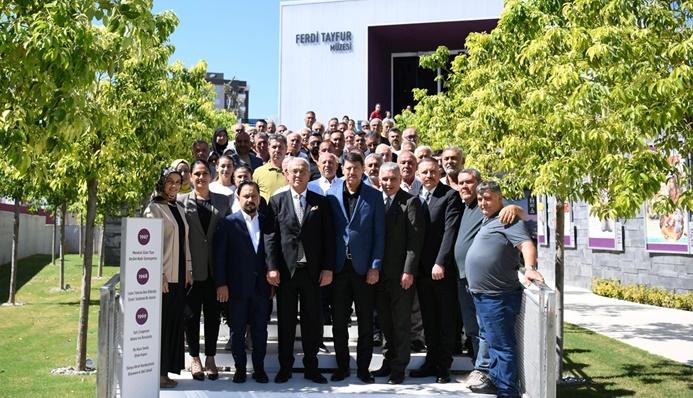 MHP Adana İl Başkanı Yusuf Kanlı Sarıçam ilçesinde vatandaşlarla buluştu