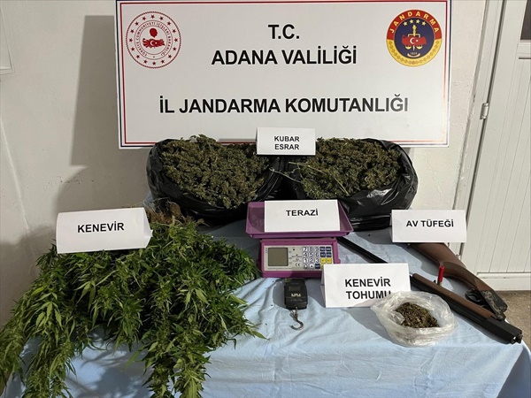Adana'da 10 kilo 230 gram esrar ele geçirildi