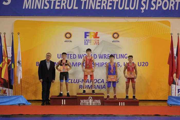 Adanalı Milli Güreşçi Enes Sarı Balkan üçüncüsü oldu