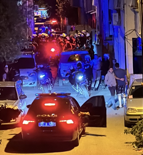Adana'da polislere mukavemette bulunup ekip motosikletine zarar veren zanlı tutuklandı