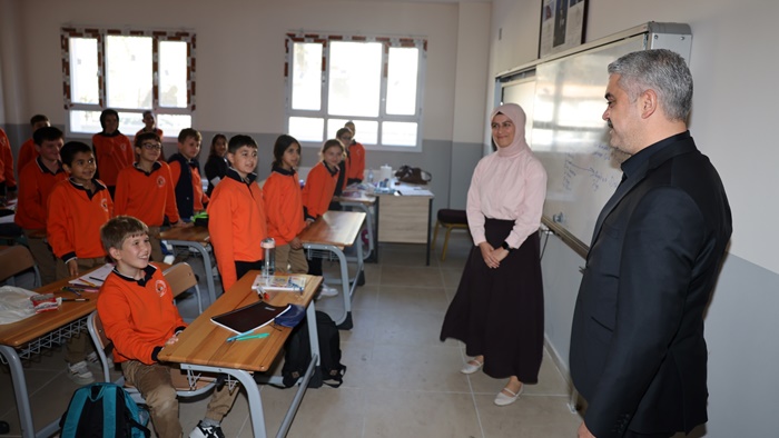 Başkan Avan, Sınıf Başkanı Sarı'nın Sözünü Yerde Bırakmadı