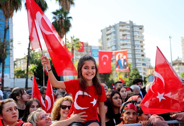Adana'da Cumhuriyet'in 102. yılı coşkuyla kutlandı
