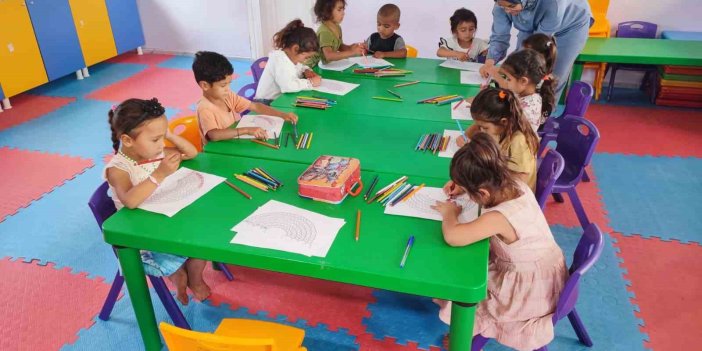 Tarım işçilerinin çocuklarına konteyner sınıfta eğitim