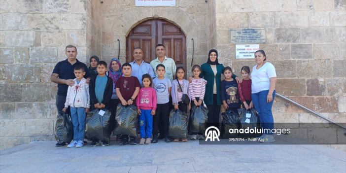 Kozanlı esnaf kırsal kesimde yaşayan öğrencilere ilçeyi gezdirdi