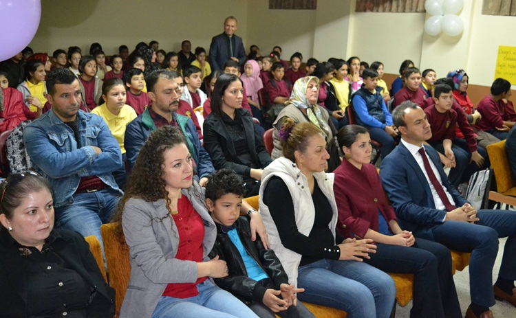 “Çocuk Hakları" Temalı Resim Yarışmasında Öğrenciler Ödüllendirildi