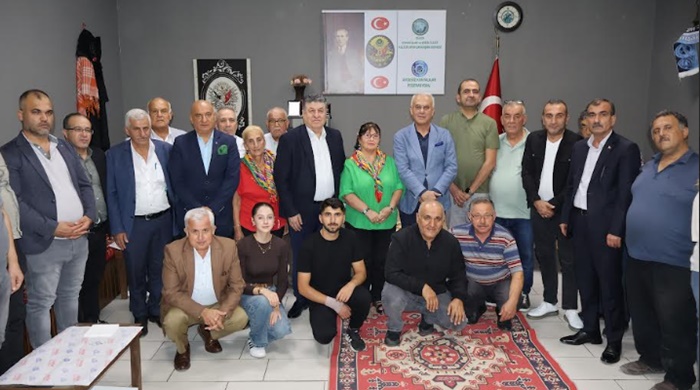 MHP Adana İl Başkanı Kanlı, "Hayırlı Günler Komşum" ziyaretleri tüm yoğunluğuyla devam ediyor.