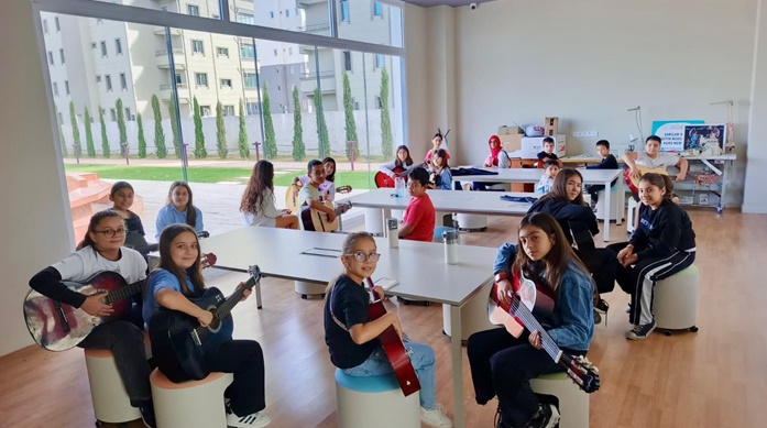 Sarıçam’da Saz Ve Gitar Kursları Başladı
