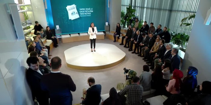 AA'nın "Yapay Zeka ve Gazeteciliğin Yeni Rotası-Dijital Çağda Medya Okuryazarlığı" kitabı tanıtıldı