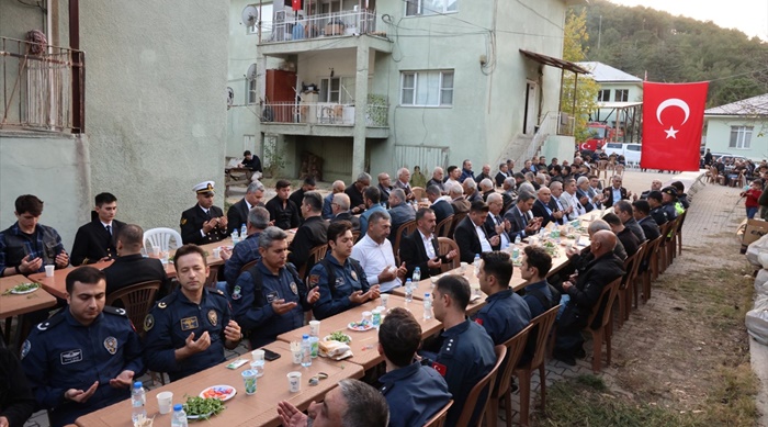 Pozantı ilçesinde Şehit Deniz Teğmen Mustafa Kemal Öz dualarla anıldı