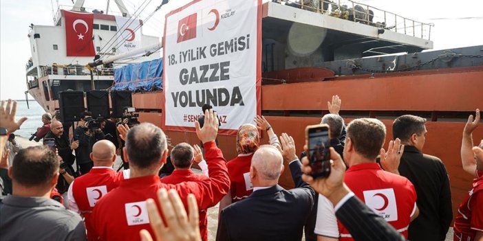 Türk Kızılayın Gazze için hazırladığı 18. "İyilik Gemisi" Mersin Limanı'ndan uğurlandı