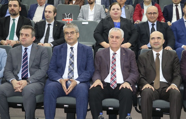 Adana'da KOBİ'lere dijitalleşme fırsatları anlatıldı