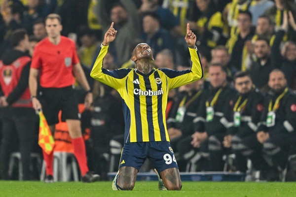 Fenerbahçe, Kadıköy'de 1 puana razı oldu