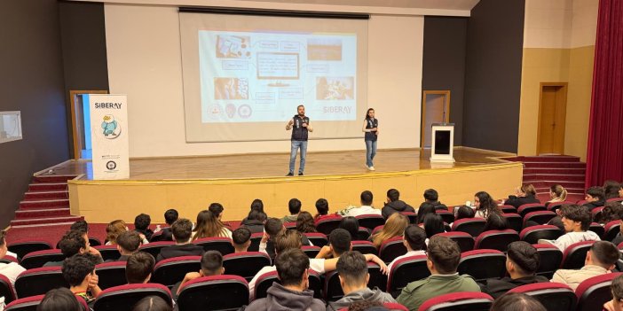 Adana’da öğrencilere dijital güvenlik eğitimi verildi