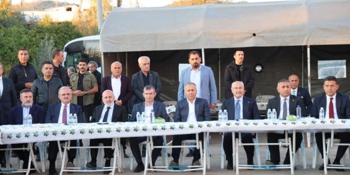 Bakan Yerlikaya, Kozan’da taziye ziyaretinde bulundu