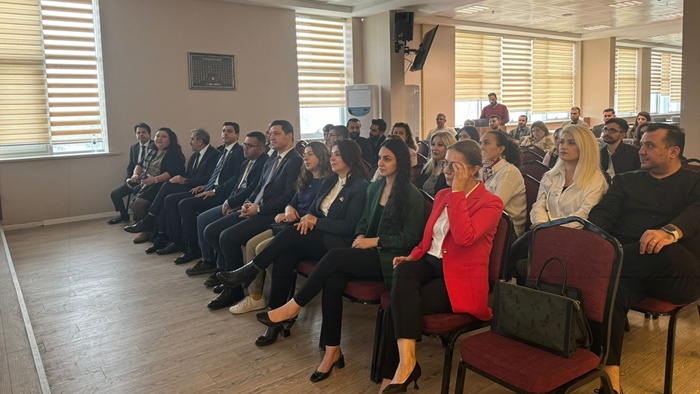 Adana'da "Aile İçi İletişim" semineri düzenlendi
