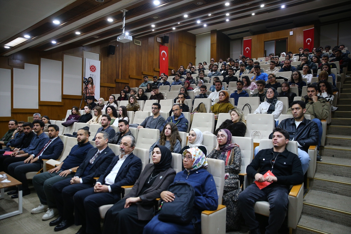 Çukurova Üniversitesi’nde “Geleceğin Liderleri Akademisi” Eğitimi Başladı