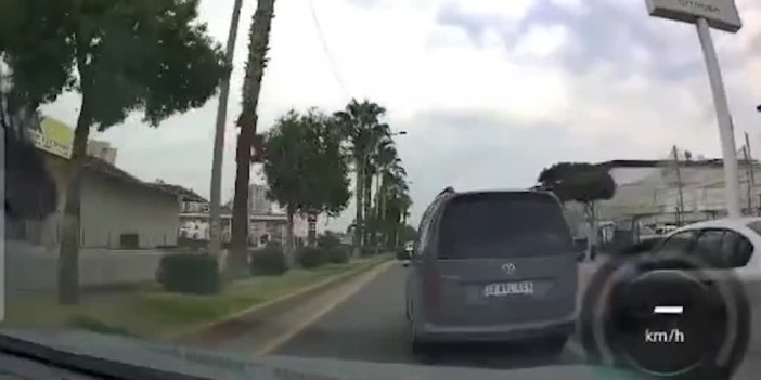 Mersin'de trafikte makas attığı anlar başka aracın kamerasıyla kaydedilen sürücü gözaltına alındı
