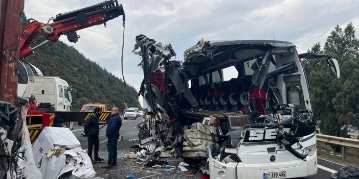 Osmaniye'de yolcu otobüsünün tıra çarptığı kazada 7 kişi öldü, 11 kişi yaralandı
