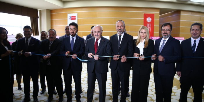 Adana'da "Dijital Dünyada Güvenli Kalmak Zirvesi" düzenlendi