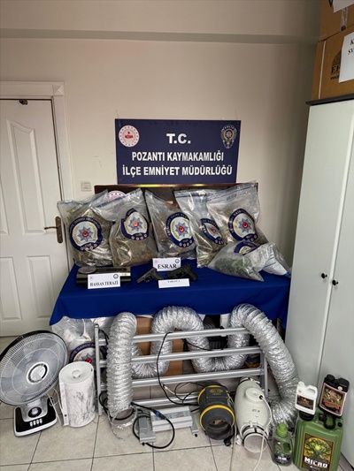 Adana'da uyuşturucu üretilen evin sahibi tutuklandı