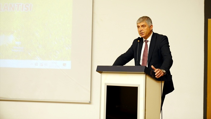 Adana'da tarımda pestisit kalıntısını önlemeyi amaçlayan "B-Reçete Sistemi" anlatıldı