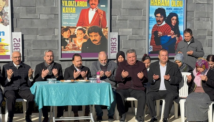 Sanatçı Ferdi Tayfur vefatının birinci yılında Adana'da anıldı