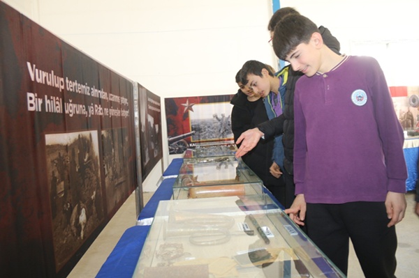 Kozan'da Çanakkale Savaşı Gezici Müzesi kapılarını açtı