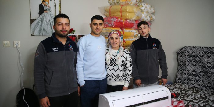 Adana'da düğünde gelin ve damada takı yerine klima hediye edildi