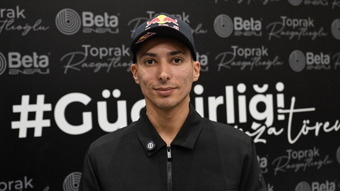 Milli motosikletçi Toprak Razgatlıoğlu, MotoGP'de de şampiyon olarak ilki başarmak istiyor