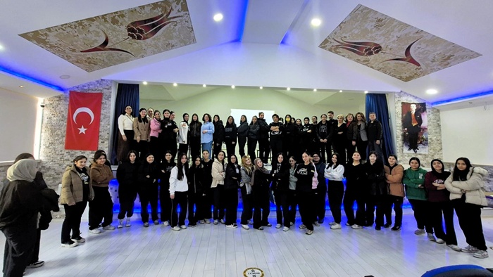 İsmet İnönü Kız MTAL Bilgiyle Güçlenen Nesiller Yetiştiriyor