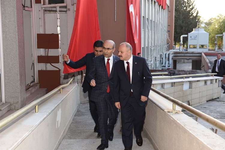 Mersin Valisi Özdemir Çakacak, Vali Mahmut Demirtaş’a ‘Geçmiş Olsun’ Ziyaretinde Bulundu