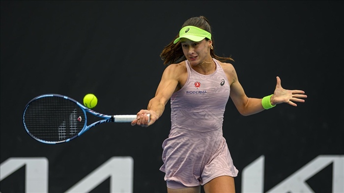 Avustralya Açık'ta tarih yazan milli tenisçi Zeynep Sönmez'den Filistin'e destek