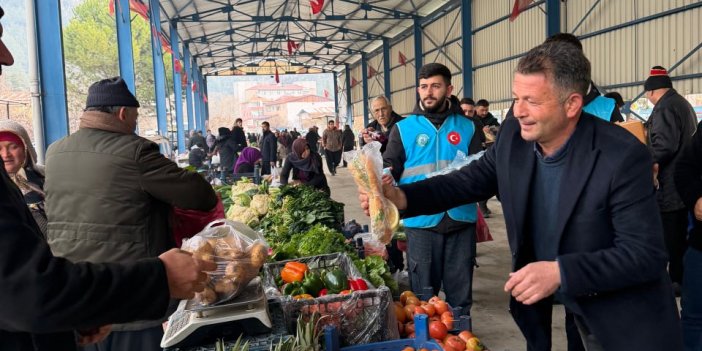 Kış günü belediye ekiplerinden ikram