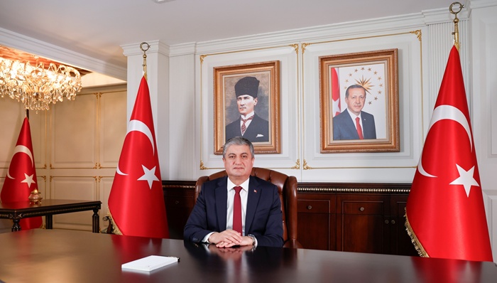 Vali Mustafa Yavuz’un ‘5 Ocak; Adanalıyık, Bayrağa Sevdalıyık’ Belgeseline Katkısı