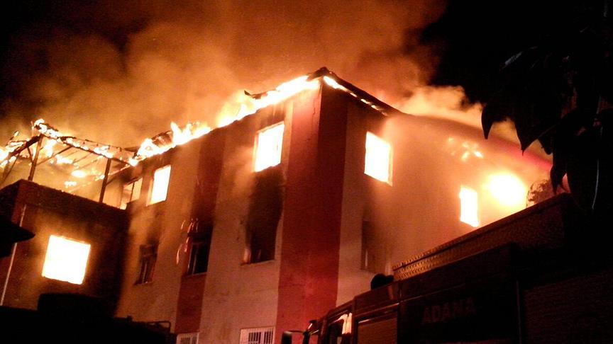 Adana'da özel öğrenci yurdundaki yangın