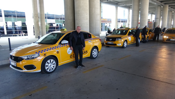 Havalimanı taksicileri, korsandan şikayetçi