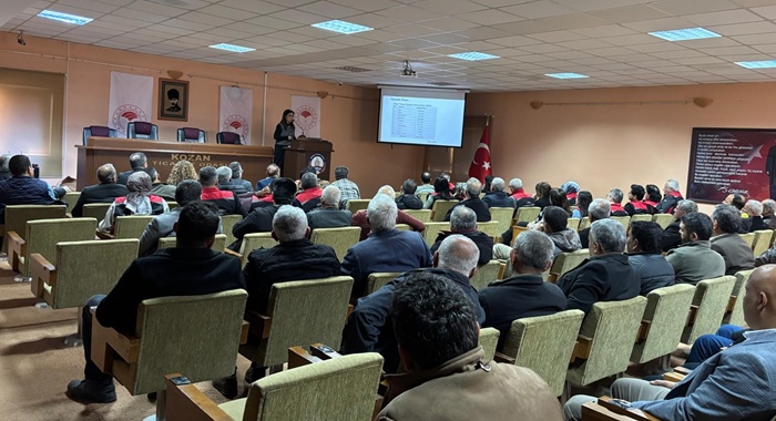 Kozan’da hurma üreticilerine kapsamlı eğitim