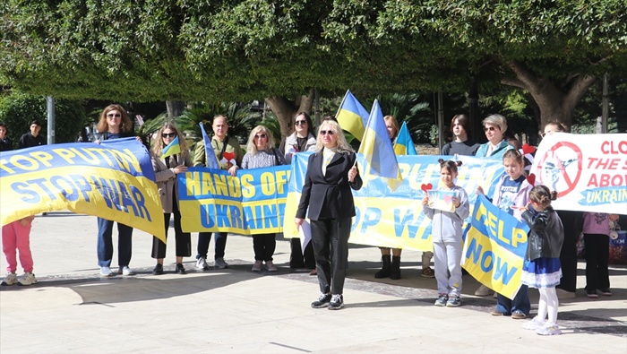 Adana'da yaşayan Ukraynalılar, Rusya savaşının 4. yıl dönümünde buluştu